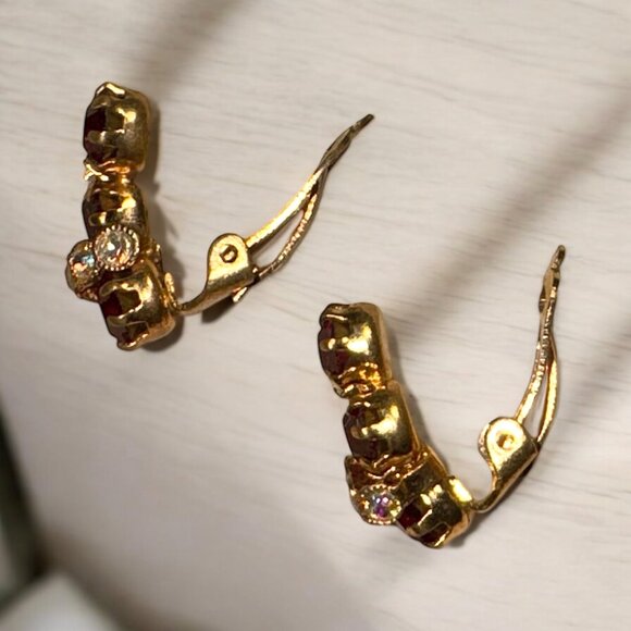 Vintage Gold Tone Clip on Earrings Round Red and Clear Stones Prongs Classic - Picture 4 of 4